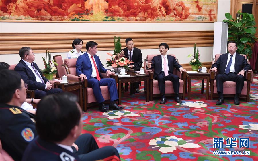 5月8日，中共中央政治局委員、中央政法委書記孟建柱在北京中南海會見蒙古國法律內務部部長賓巴朝格特。 新華社記者 張鐸 攝