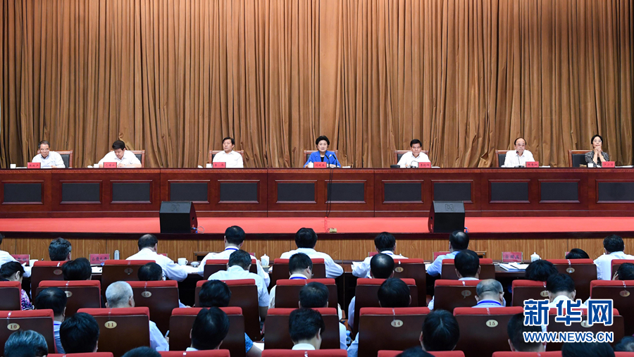 6月25日，全國民族團結進步創(chuàng)建經驗交流現場會在內蒙古興安盟召開，中共中央政治局委員、國務院副總理劉延東出席會議并講話。 新華社記者 陳曄華 攝