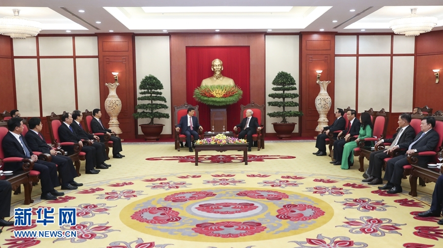 應越南共產黨邀請，中共中央政治局常委、中央書記處書記劉云山9月18日至19日對越南進行正式訪問。這是9月18日，劉云山在河內會見越共中央總書記阮富仲。 新華社記者 龐興雷 攝