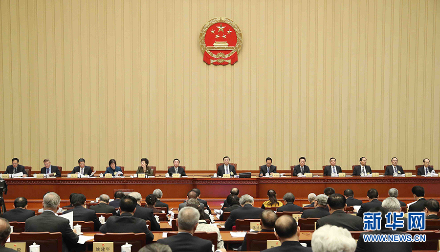 12月22日，十二屆全國人大常委會(huì)第三十一次會(huì)議在北京人民大會(huì)堂開幕。張德江委員長主持會(huì)議。新華社記者 劉衛(wèi)兵 攝