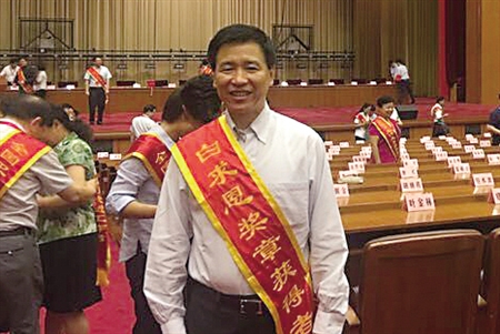 黃國寧被授予我國衛(wèi)生行業(yè)的最高榮譽(yù)“白求恩獎(jiǎng)?wù)?rdquo;。