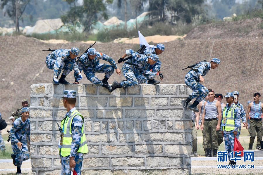 （軍事·圖文互動）（4）海上登陸賽障礙賽打響　中國隊(duì)包攬前3名