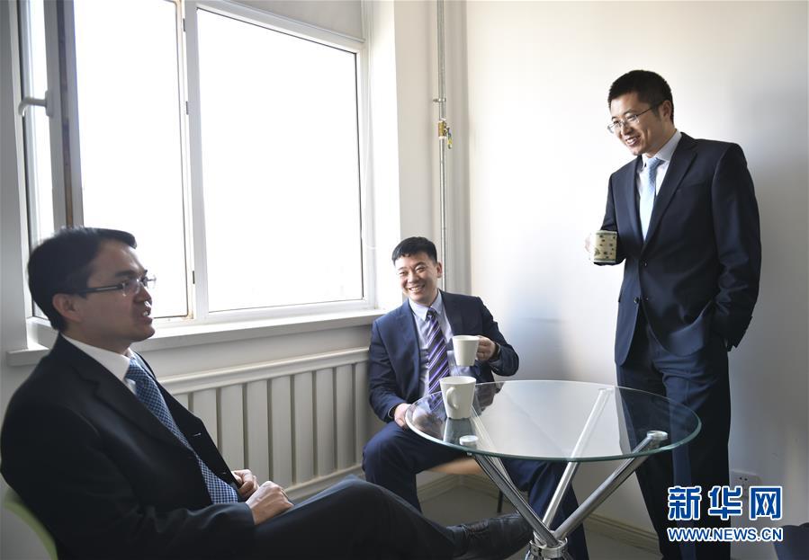 （愛國情 奮斗者·圖文互動）（2）擁抱“中國機遇” 實現人生價值——三博士歸國創業記