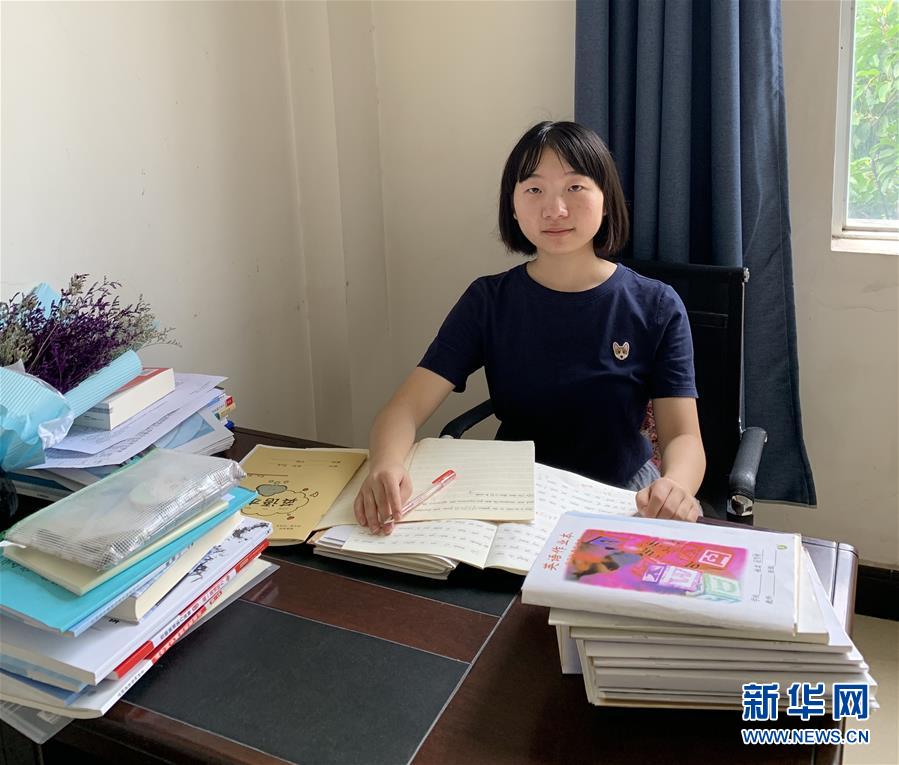 （在習近平新時代中國特色社會主義思想指引下——新時代新作為新篇章·總書記關心的百姓身邊事·圖文互動)（2）“我走進大山，是為了讓你走出大山”——大學生支教故事