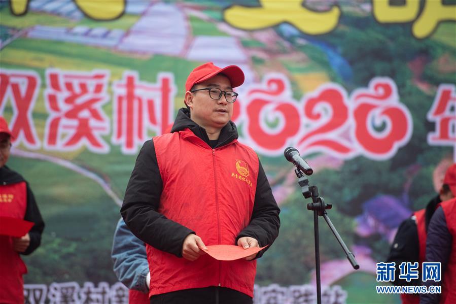 （新春走基層·圖文互動）（1）村晚“說唱”唱什么？