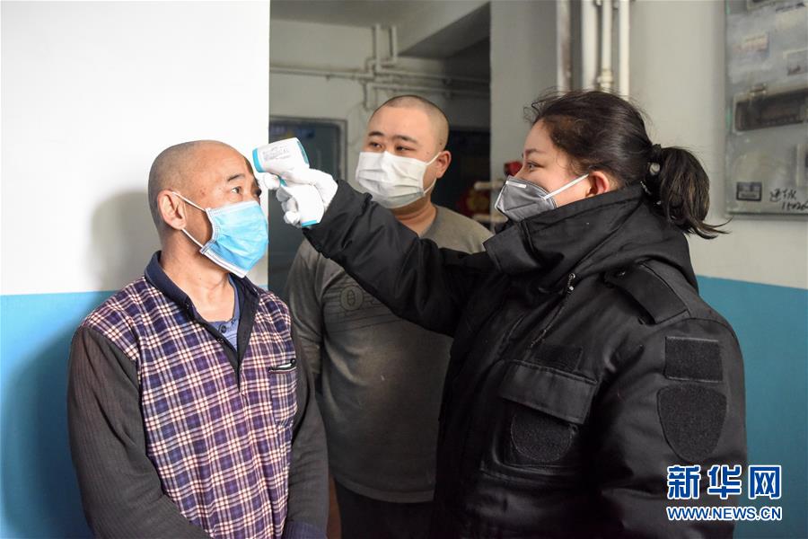（聚焦疫情防控·圖文互動）（4）“我們多跑跑，居民更安全”——直擊新疆基層社區疫情防控