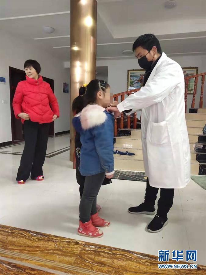 （聚焦疫情防控·圖文互動(dòng)）（3）從武漢返鄉(xiāng)的一家人：“鄰里情割不斷，自行隔離是義務(wù)”