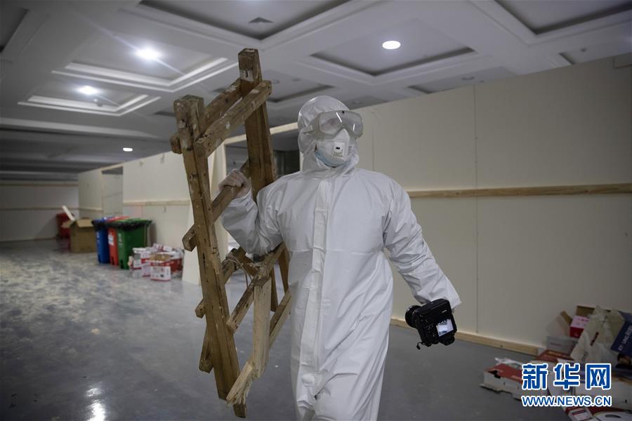 （一線抗疫群英譜·特稿·圖文互動）（5）不畏艱險，深入一線——“武漢保衛(wèi)戰(zhàn)”一線新聞工作者素描