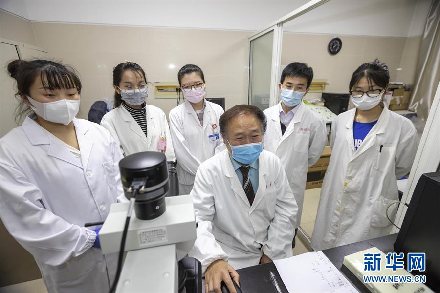 （代表委員履職·圖文互動）（1）“履職與行醫(yī)，都要精益求精”——全國政協(xié)委員吳煥淦履職記