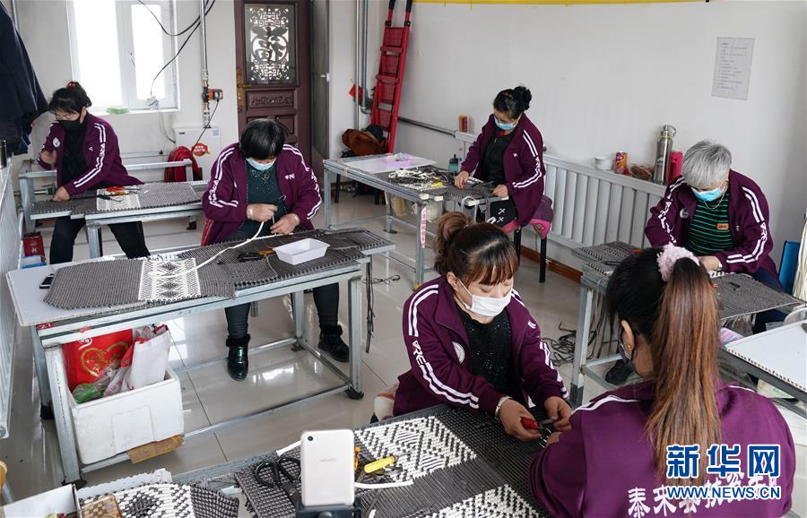 （在習近平新時代中國特色社會主義思想指引下——新時代新作為新篇章·習近平總書記關切事·圖文互動）（2）助你飛翔，擁抱陽光——助力殘疾人脫貧攻堅故事