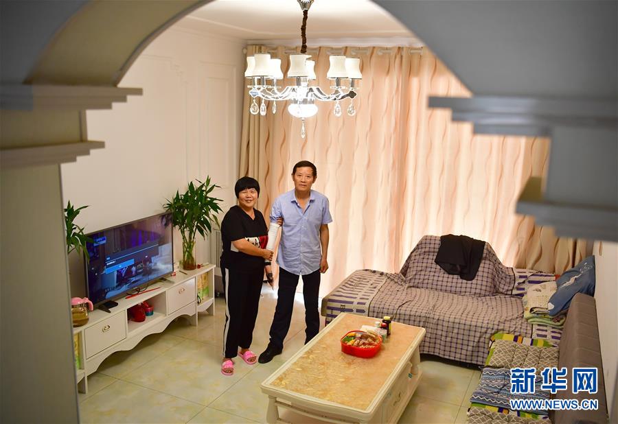 （走向我們的小康生活·圖文互動）（2）“樓上過日子，樓下賺票子”——來自陜西安康的易地扶貧搬遷一線觀察