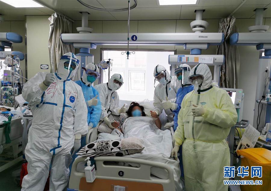 （抗疫一線醫(yī)務(wù)人員英雄群體·圖文互動）（1）合力護(hù)航生命之舟——遼寧、上海、廣東等醫(yī)療隊(duì)聯(lián)手決戰(zhàn)雷神山