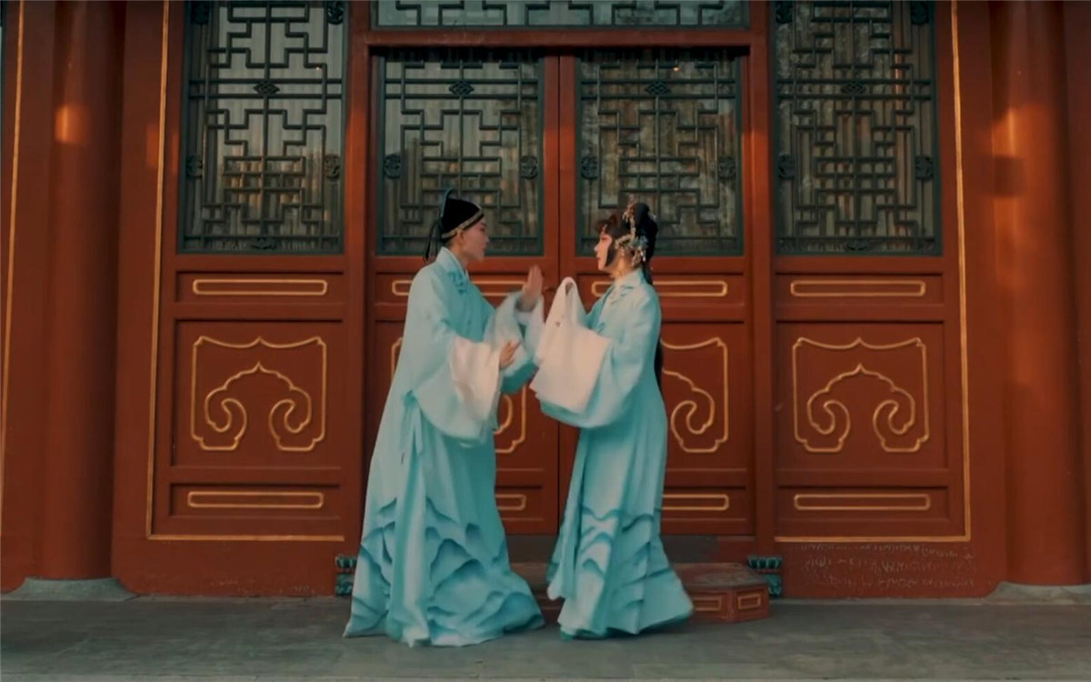 如花美眷，似水流年，說的是戲中詞，道的是人間情