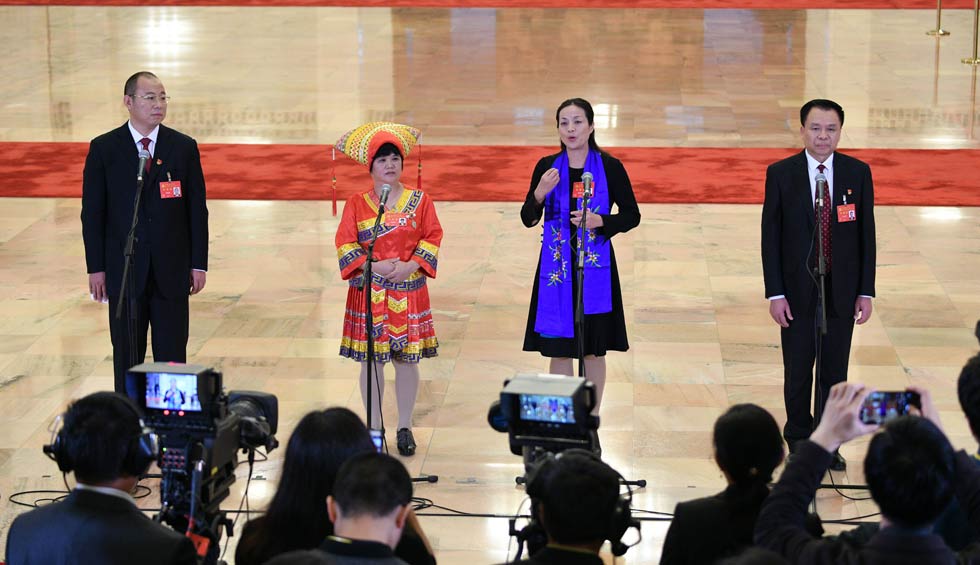 蔡松濤、杜麗群、楊小玲、賈立群接受采訪