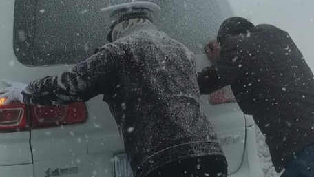 “冰雕”交警找到了！致敬戰斗在抗風雪一線的交警