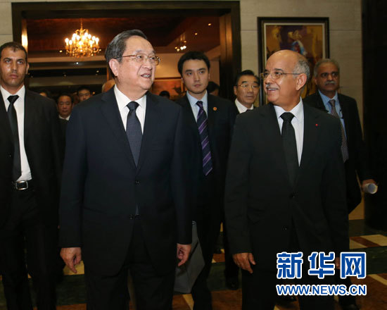11月3日，全國政協(xié)主席俞正聲在拉巴特與摩洛哥參議長比亞迪拉進(jìn)行會談。 新華社記者 劉衛(wèi)兵 攝