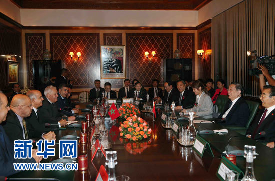 11月3日，中國全國政協(xié)主席俞正聲在拉巴特與摩洛哥參議長比亞迪拉進(jìn)行會談。 新華社記者 劉衛(wèi)兵 攝