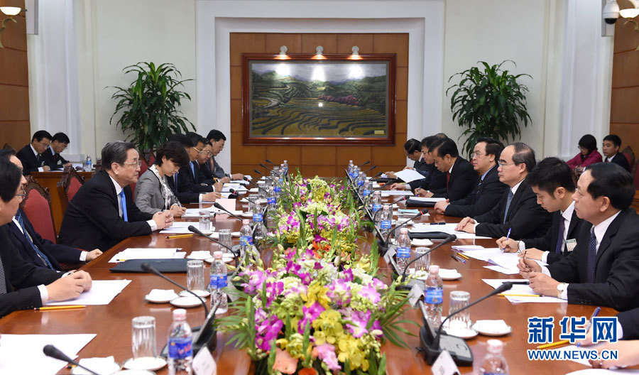 12月25日至27日，中共中央政治局常委、全國政協主席俞正聲對越南進行正式訪問。這是12月26日，俞正聲在河內與越南祖國陣線主席阮善仁舉行會談。 新華社記者馬占成攝