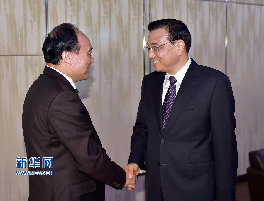 1月22日，中國國務(wù)院總理李克強(qiáng)在瑞士蘇黎世會(huì)見國際電信聯(lián)盟秘書長趙厚麟。 新華社記者 李濤 攝 
