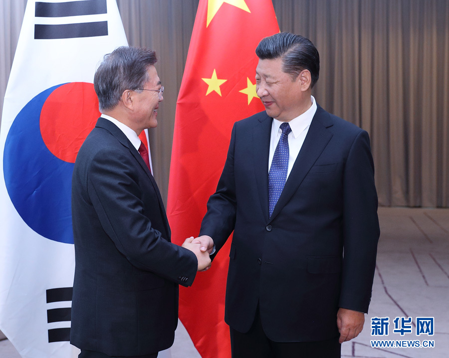 7月6日，國家主席習(xí)近平在柏林會見韓國總統(tǒng)文在寅。 新華社記者 王曄攝