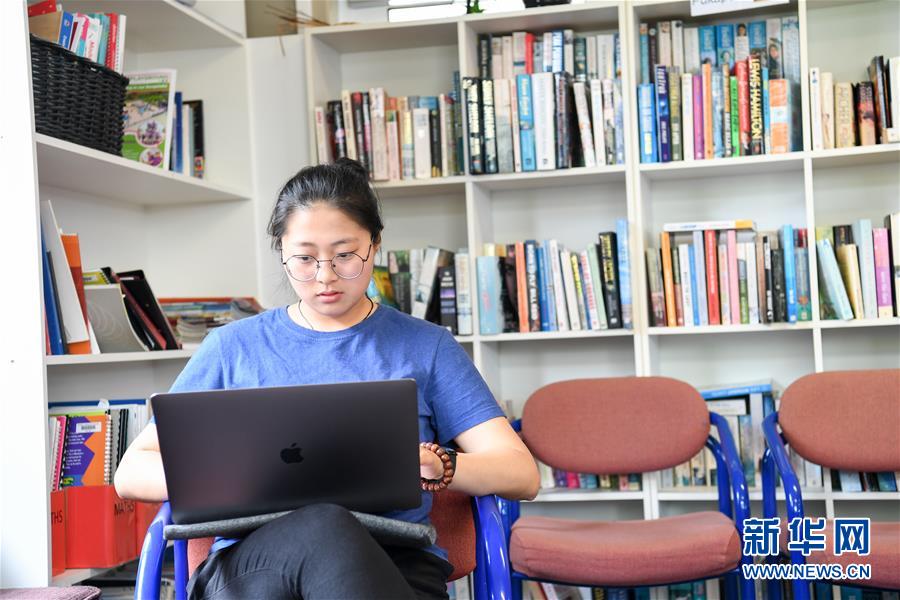 （國際·圖文互動）（3）通訊：“Kia Ora，都來吧，漢語學習發了芽”——新西蘭羅托魯阿初級中學中文助教的夢想